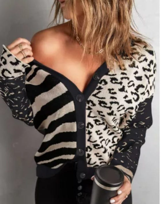 Aminal print black & beige sueter